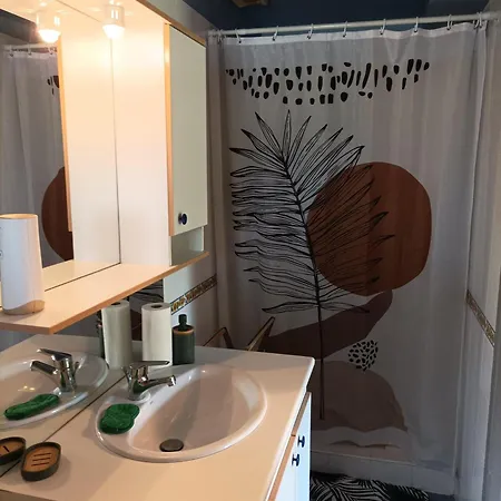 Des Ventoulines Apartment